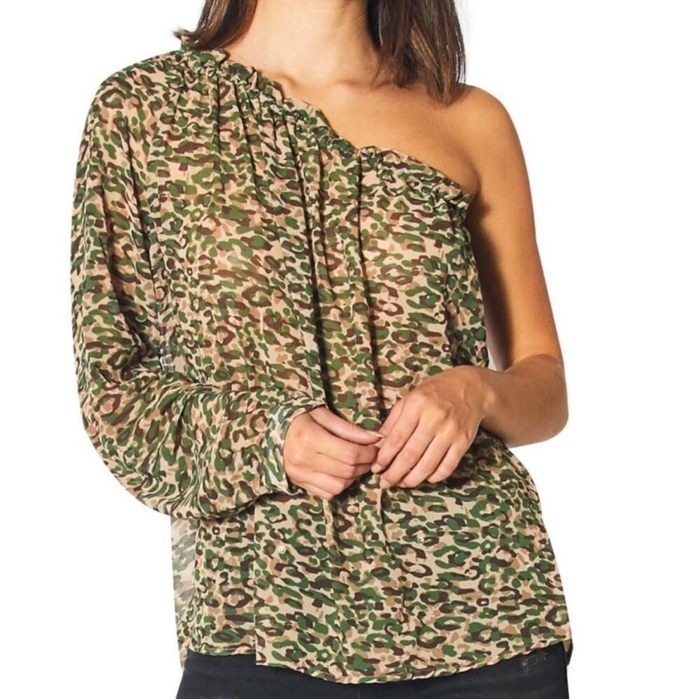 Ro & De One Shoulder Top in Camo